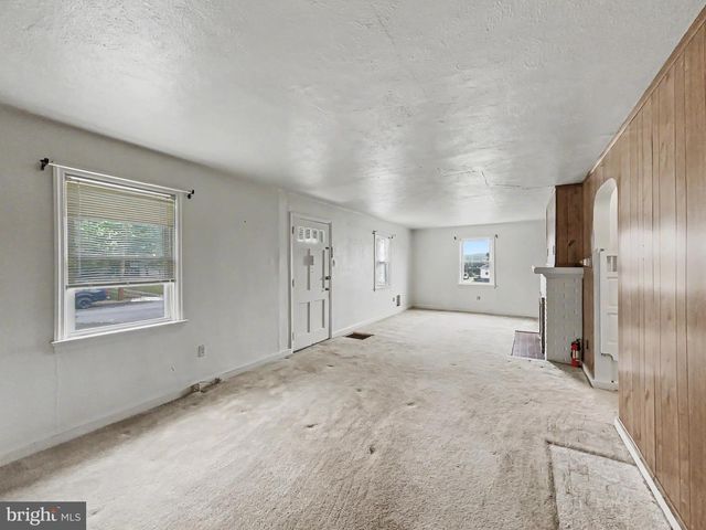 150 N HARTMAN ST, Manchester, PA 17345