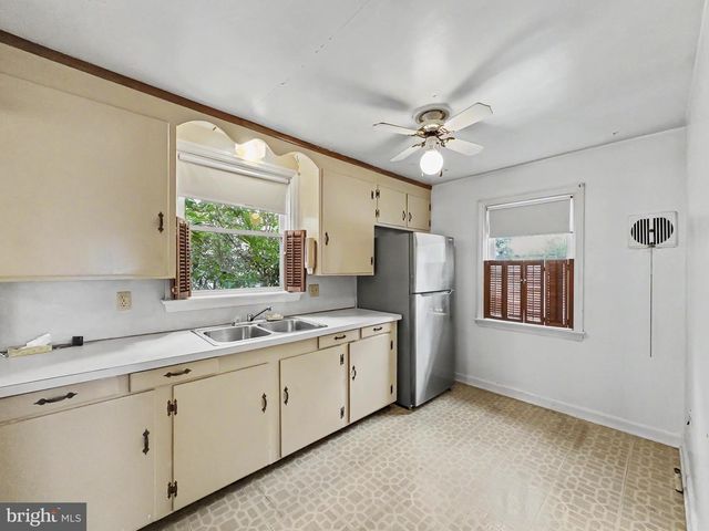 150 N HARTMAN ST, Manchester, PA 17345