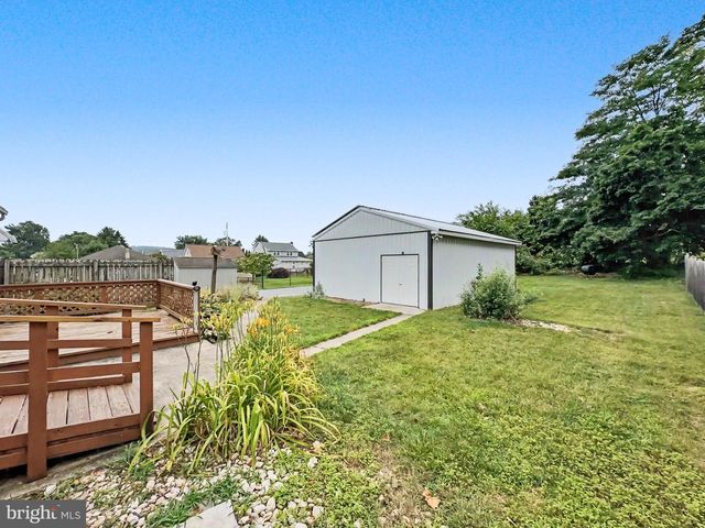 150 N HARTMAN ST, Manchester, PA 17345