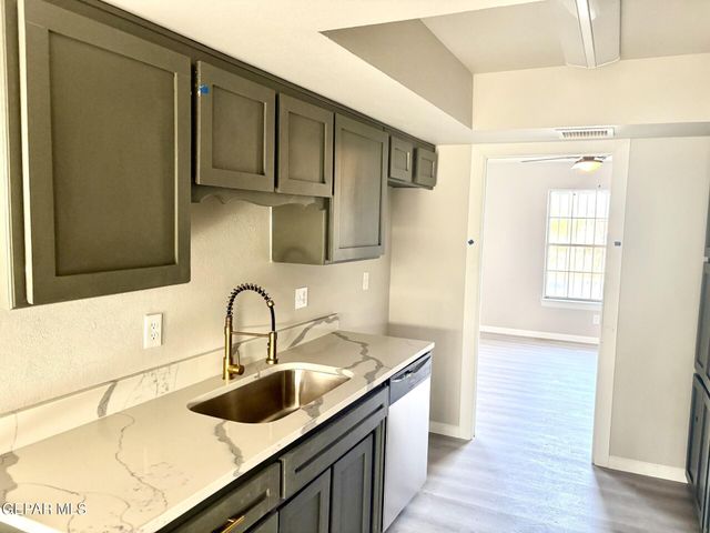 1605 BESSEMER Drive, El Paso, TX 79936