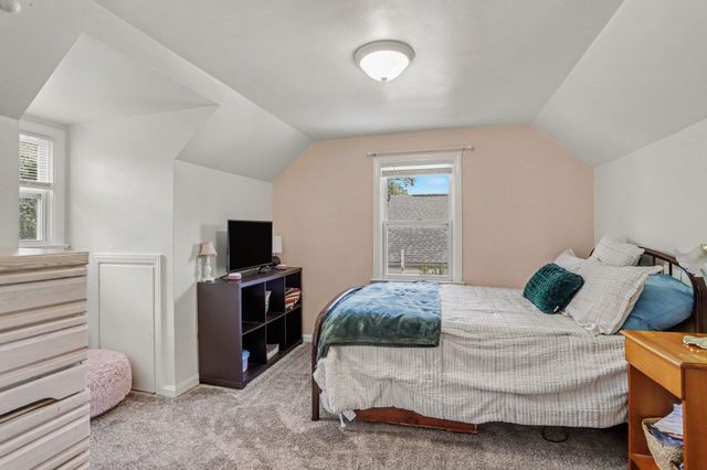 2140 Royce Avenue, Kalamazoo City, MI 49001