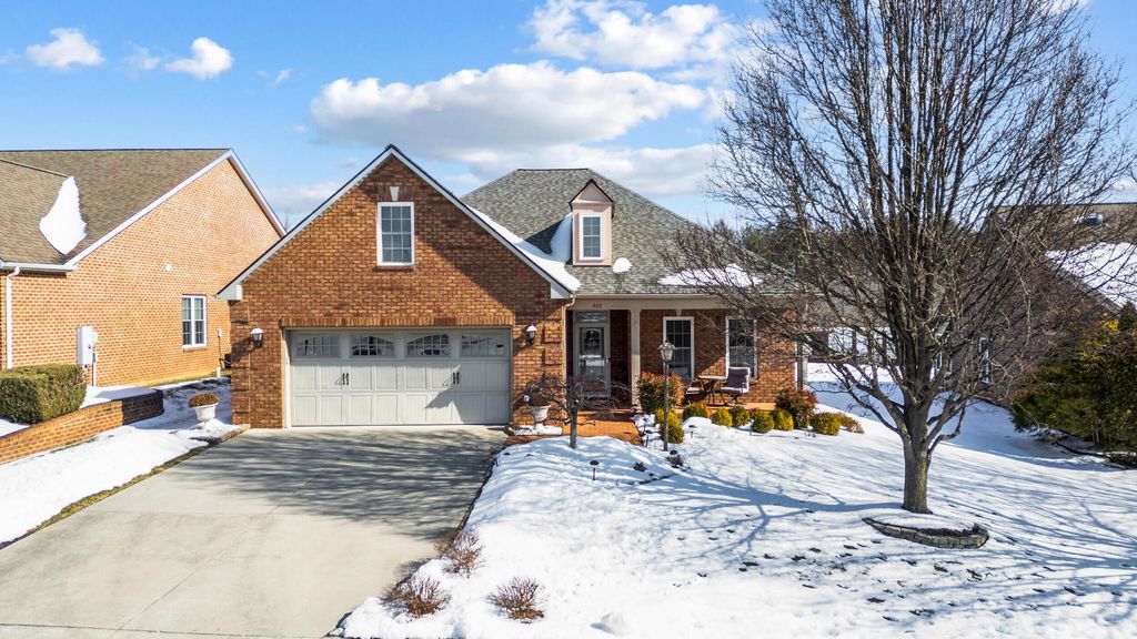 405 Deer Run CIR, Salem, VA 24153