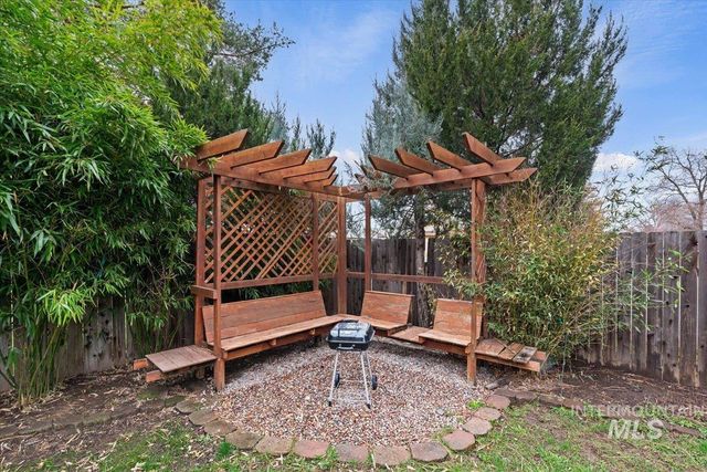 428 W Mayfair Ct, Boise, ID 83706