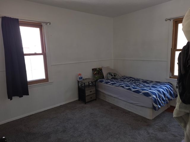 1407 E Crowley St, Wichita, KS 67216