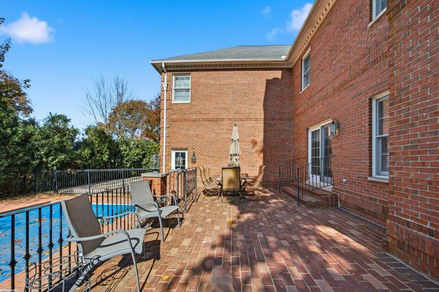 6580 Red Maple Lane, Bloomfield Hills, MI 48301