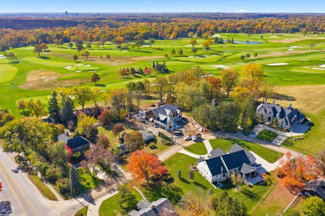 6580 Red Maple Lane, Bloomfield Hills, MI 48301