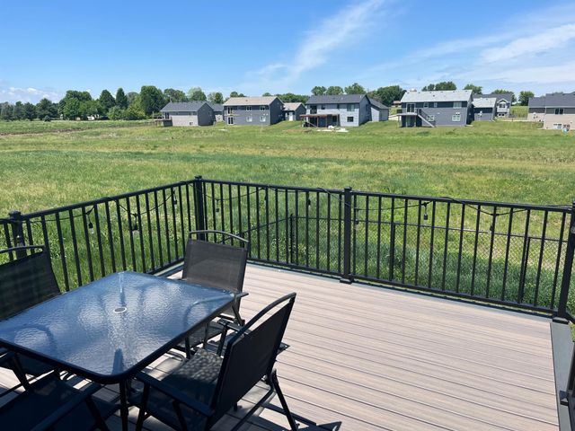 2018 Douglas Trail Drive SE, Pine Island, MN 55963