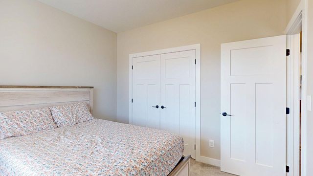 2018 Douglas Trail Drive SE, Pine Island, MN 55963