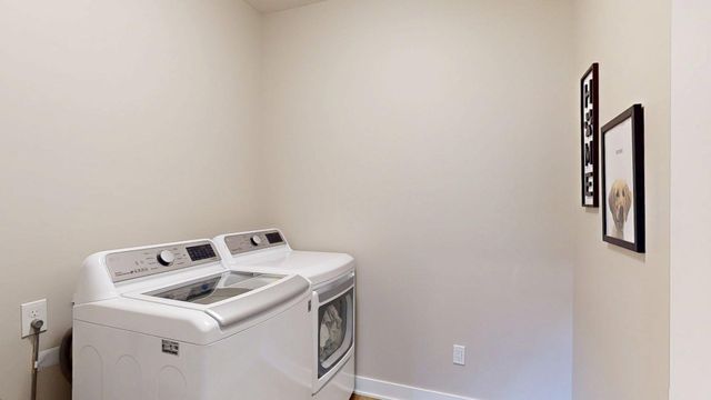 2018 Douglas Trail Drive SE, Pine Island, MN 55963