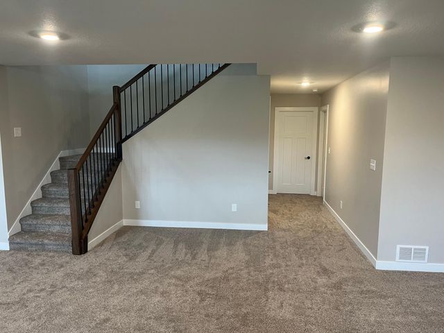 2018 Douglas Trail Drive SE, Pine Island, MN 55963