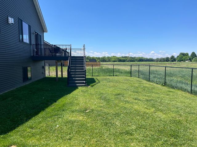 2018 Douglas Trail Drive SE, Pine Island, MN 55963