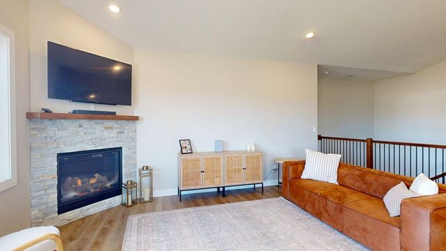 2018 Douglas Trail Drive SE, Pine Island, MN 55963