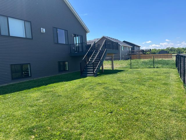 2018 Douglas Trail Drive SE, Pine Island, MN 55963