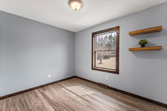 711 303rd Avenue NW, Cambridge, MN 55008