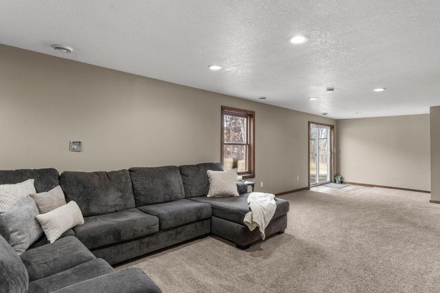 711 303rd Avenue NW, Cambridge, MN 55008