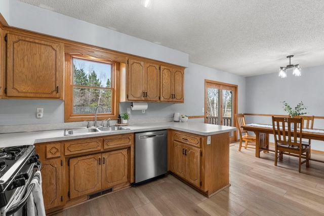 711 303rd Avenue NW, Cambridge, MN 55008