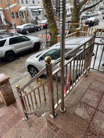 10736 109th Street, Richmond Hill, NY 11419