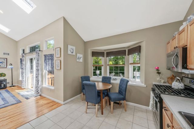 1 Queens Road, Miller Place, NY 11764
