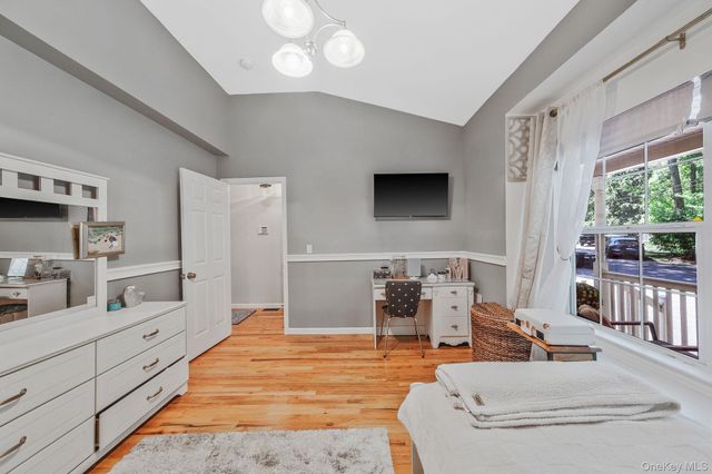 1 Queens Road, Miller Place, NY 11764