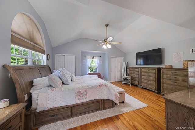 1 Queens Road, Miller Place, NY 11764