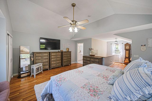 1 Queens Road, Miller Place, NY 11764