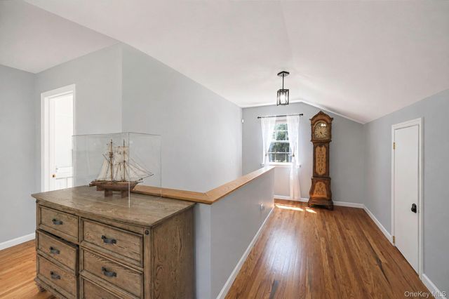 1 Queens Road, Miller Place, NY 11764
