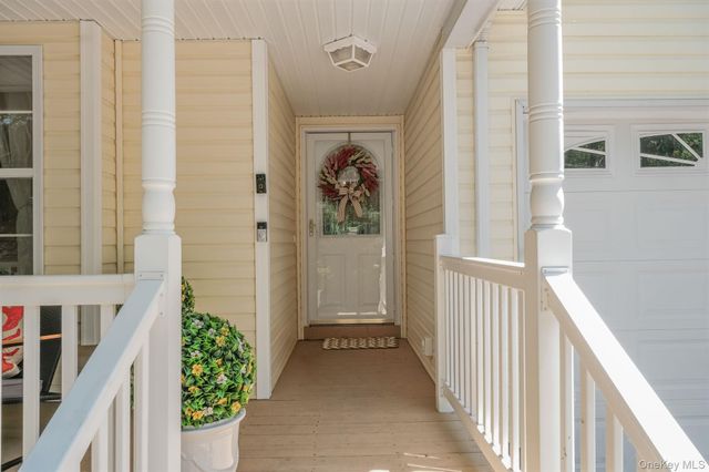 1 Queens Road, Miller Place, NY 11764