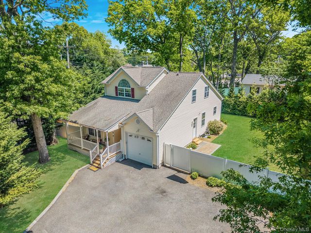 1 Queens Road, Miller Place, NY 11764