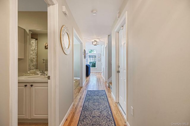 1 Queens Road, Miller Place, NY 11764