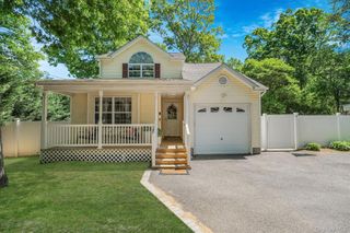1 Queens Road, Miller Place, NY 11764