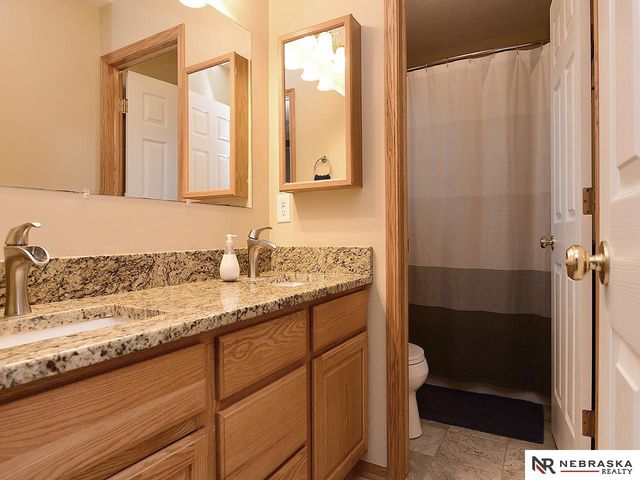 1601 Blackhawk Circle, Lincoln, NE 68521