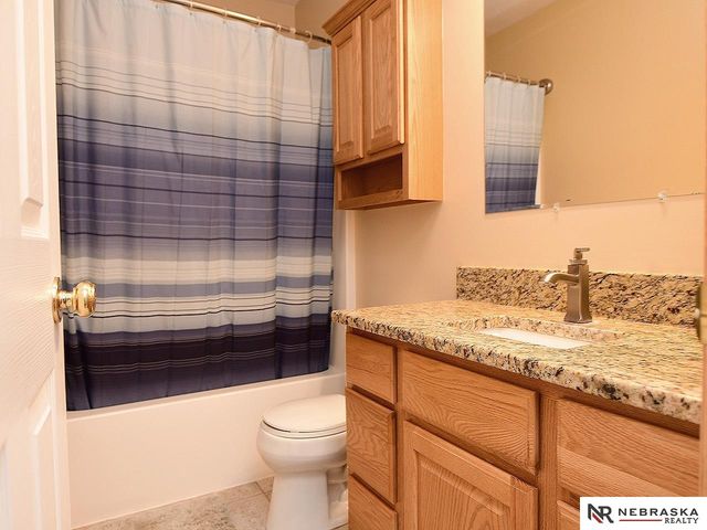 1601 Blackhawk Circle, Lincoln, NE 68521