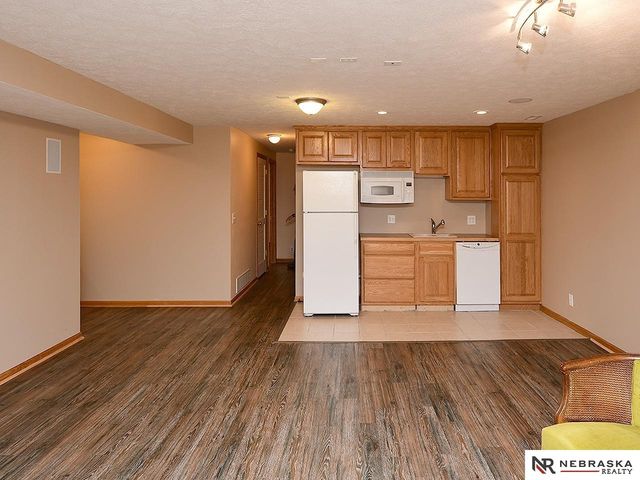 1601 Blackhawk Circle, Lincoln, NE 68521