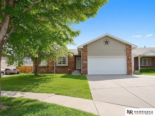 1601 Blackhawk Circle, Lincoln, NE 68521