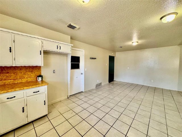 7721 S Ross Avenue, Oklahoma City, OK 73159