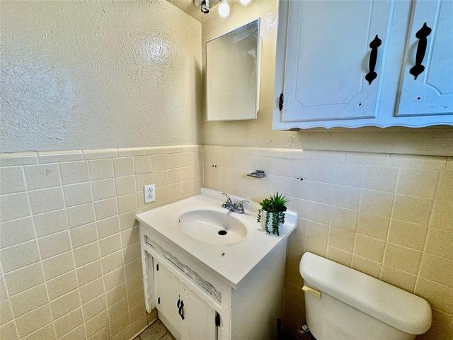 7721 S Ross Avenue, Oklahoma City, OK 73159