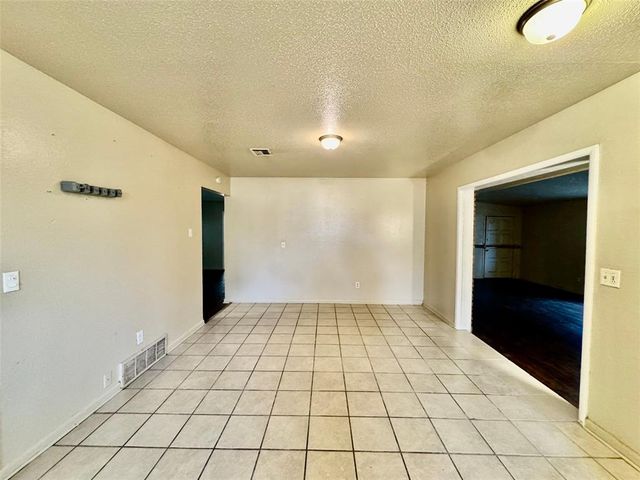 7721 S Ross Avenue, Oklahoma City, OK 73159