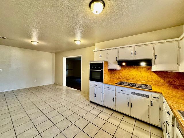 7721 S Ross Avenue, Oklahoma City, OK 73159