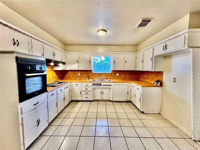 7721 S Ross Avenue, Oklahoma City, OK 73159