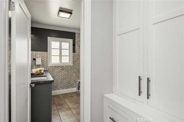 1147 W 10th, Santa Ana, CA 92703