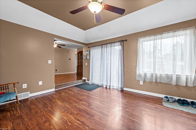 25312 Saint Christopher St Street, Harrison Twp, MI 48045