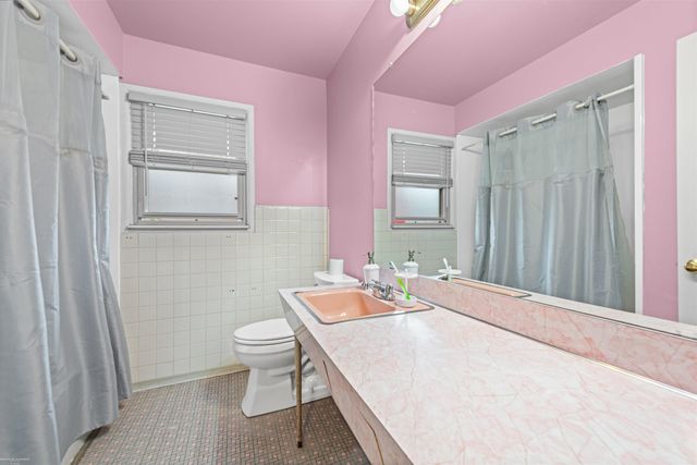 25312 Saint Christopher St Street, Harrison Twp, MI 48045