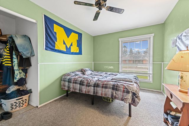 25312 Saint Christopher St Street, Harrison Twp, MI 48045