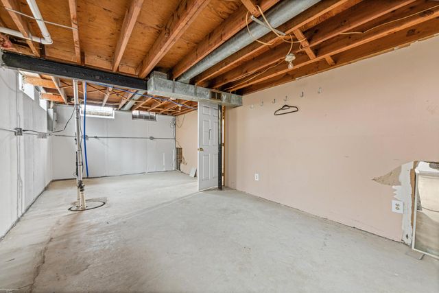 25312 Saint Christopher St Street, Harrison Twp, MI 48045