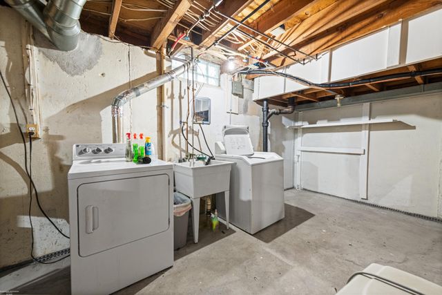 25312 Saint Christopher St Street, Harrison Twp, MI 48045