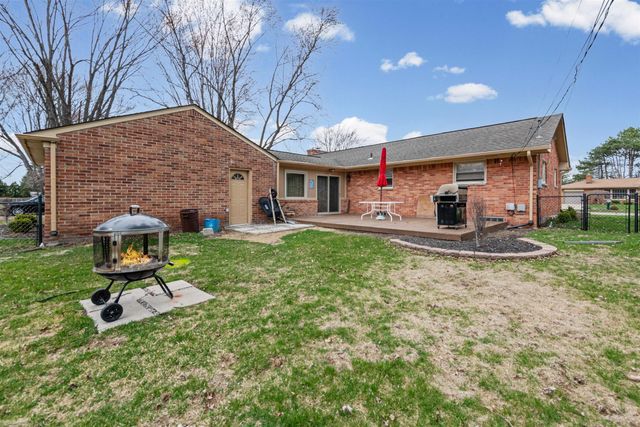 25312 Saint Christopher St Street, Harrison Twp, MI 48045