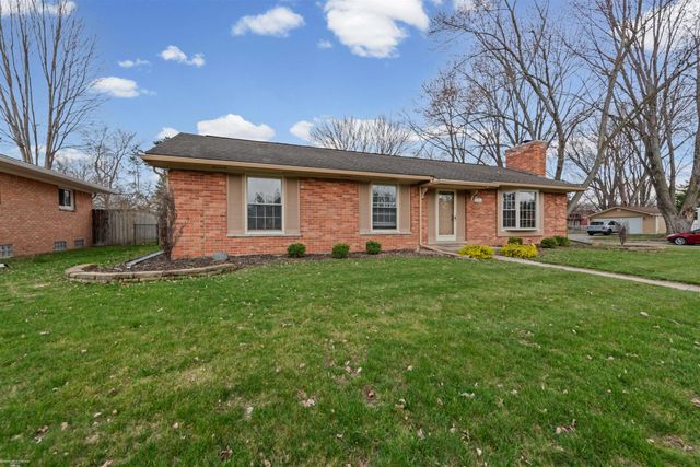 25312 Saint Christopher St Street, Harrison Twp, MI 48045