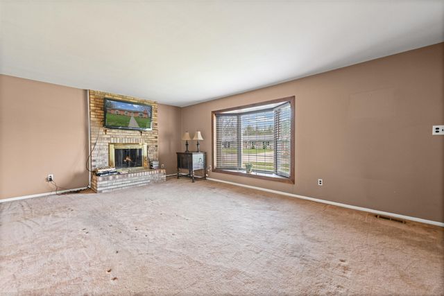 25312 Saint Christopher St Street, Harrison Twp, MI 48045