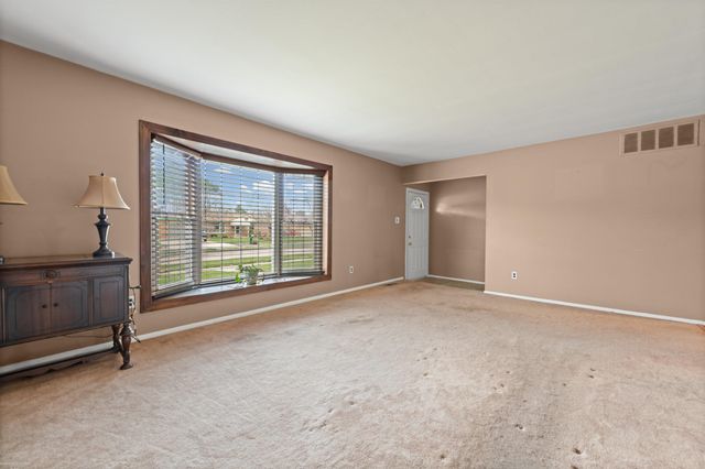 25312 Saint Christopher St Street, Harrison Twp, MI 48045