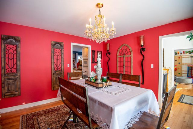 17 Briar Oaks Drive, Huntington, WV 25704